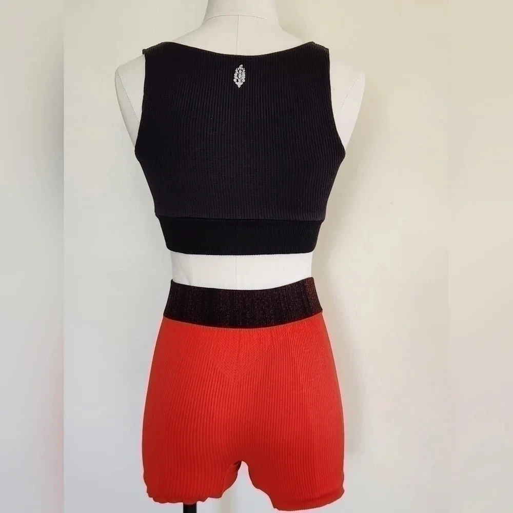 Bundle! || FREE PEOPLE MOVEMENT || short/top bundle NWOT - Picture 9 of 10